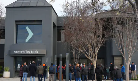 The Downfall of Silicon Valley Bank: Risky Investments and the Federal Reserve's Role